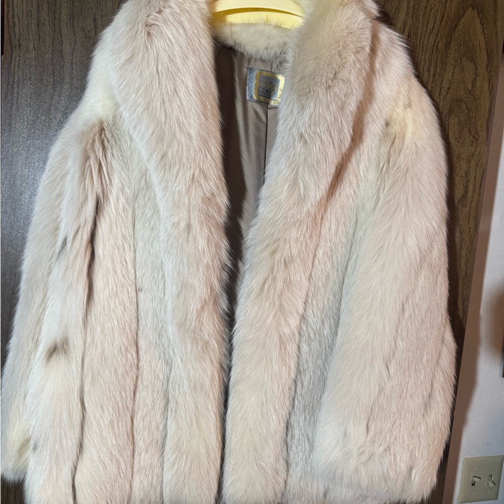 Cozy Cream Dyed Lynx Fox Coat with Plush Texture